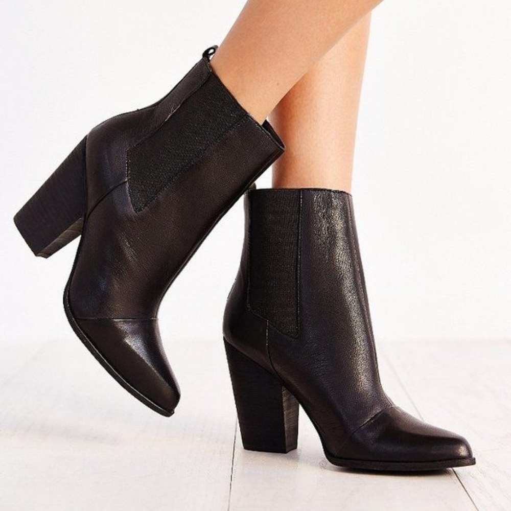 SZ 8 Joe’s Jeans Blare Black leather booties